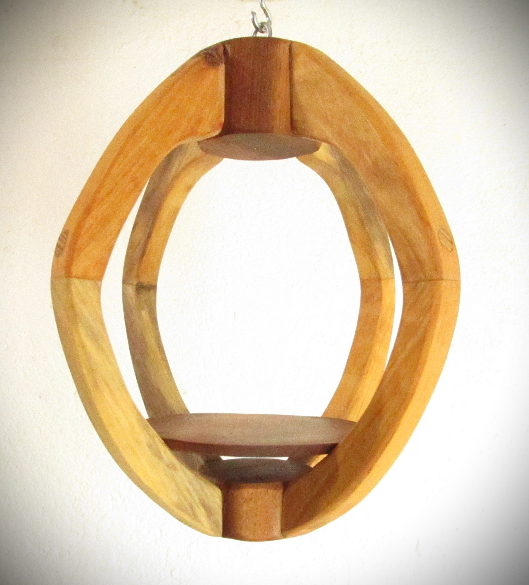 Suspension Bois 3 essences - H29cm x L24cm - plateau noyer / arceaux sapin / pièces assemblage hêtre S011