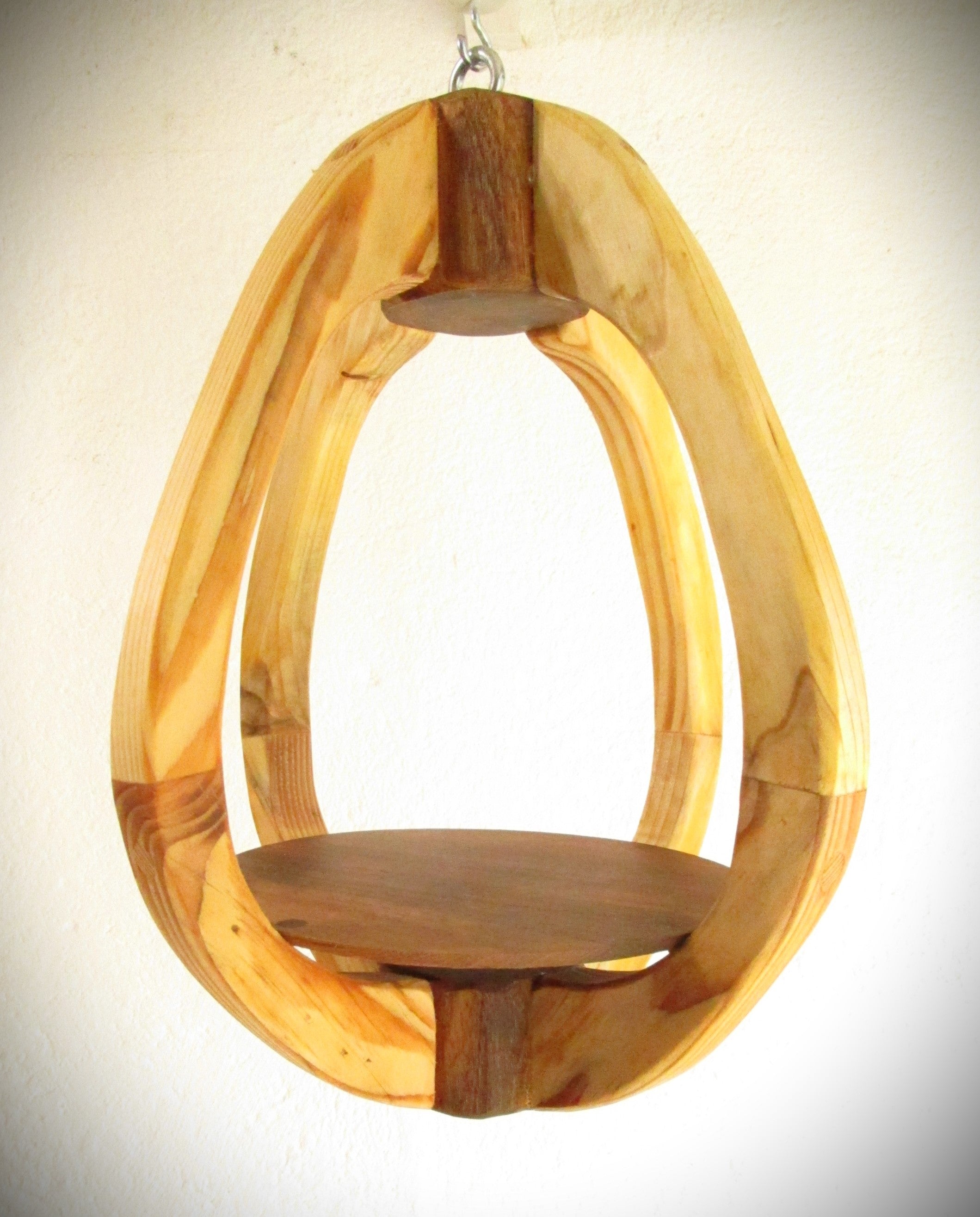 Suspension Bois 3 essences - H35cm x L28cm - plateau noyer / arceaux sapin / pièces assemblage acacia S012