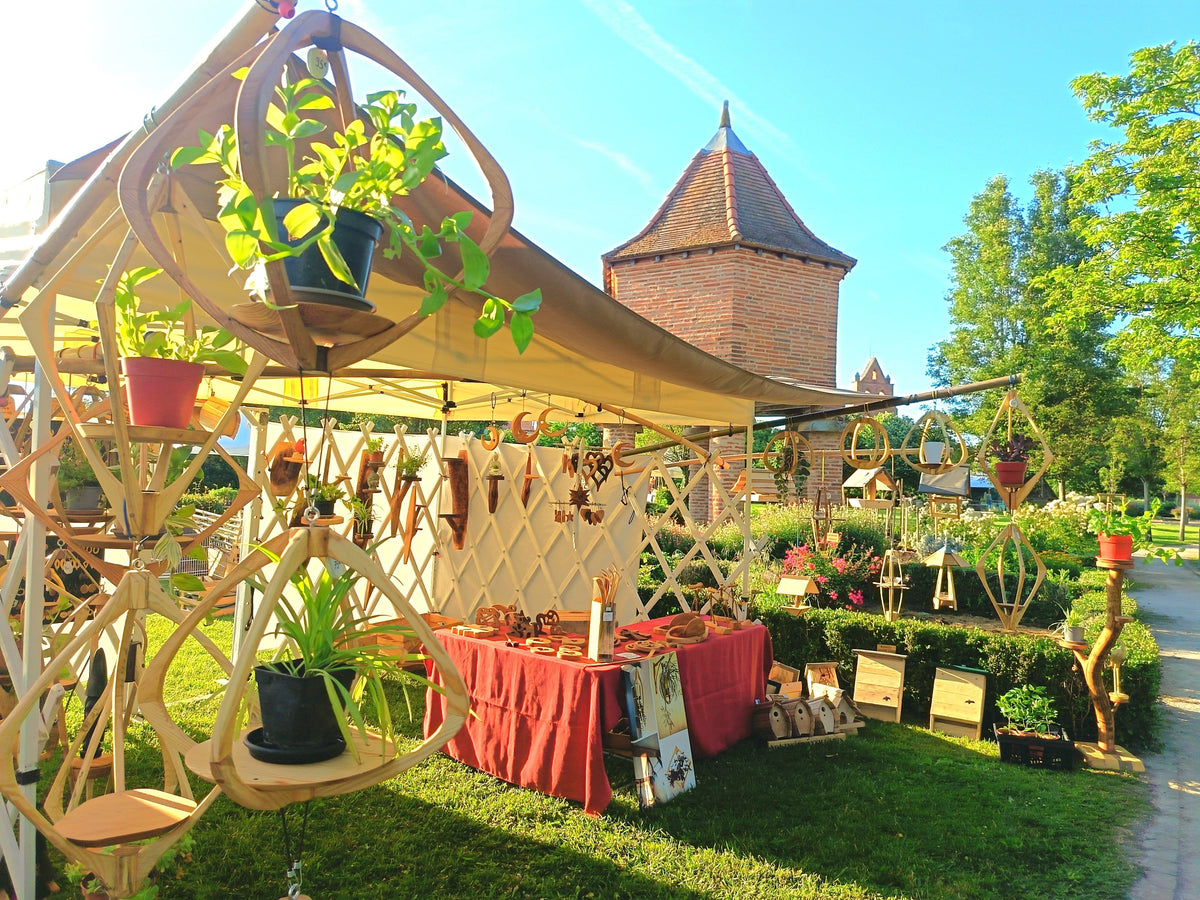 Vidéo : le stand Souffle des Bois, suspensions et supports pour plantes en bois