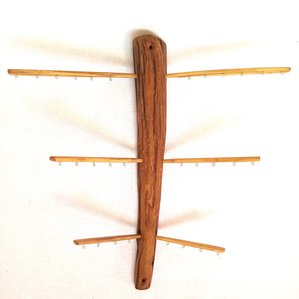 Porte boucles d'oreilles mural support châtaigner - 30 attaches- L44cm x H44cm