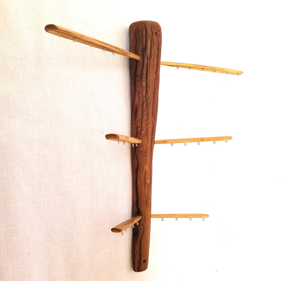 Porte boucles d'oreilles mural support châtaigner - 30 attaches- L44cm x H44cm