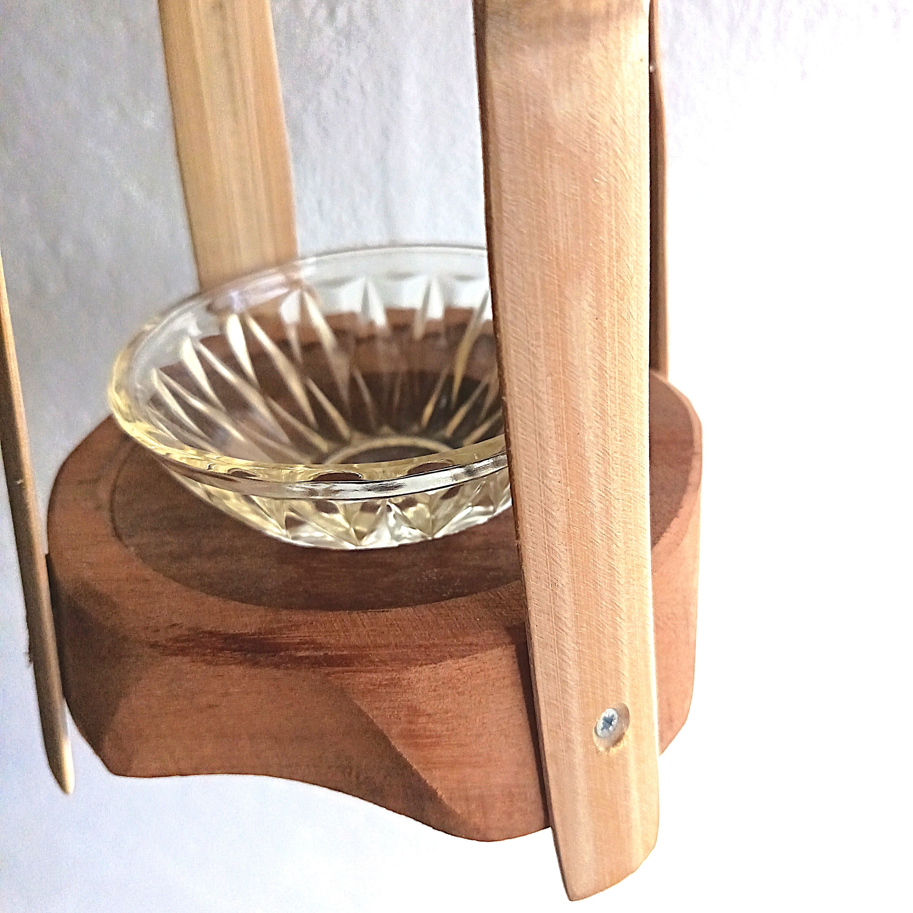 Pagode Bambou – Mangeoire Artisanale Suspendue avec Toit en Bardeaux de Bois