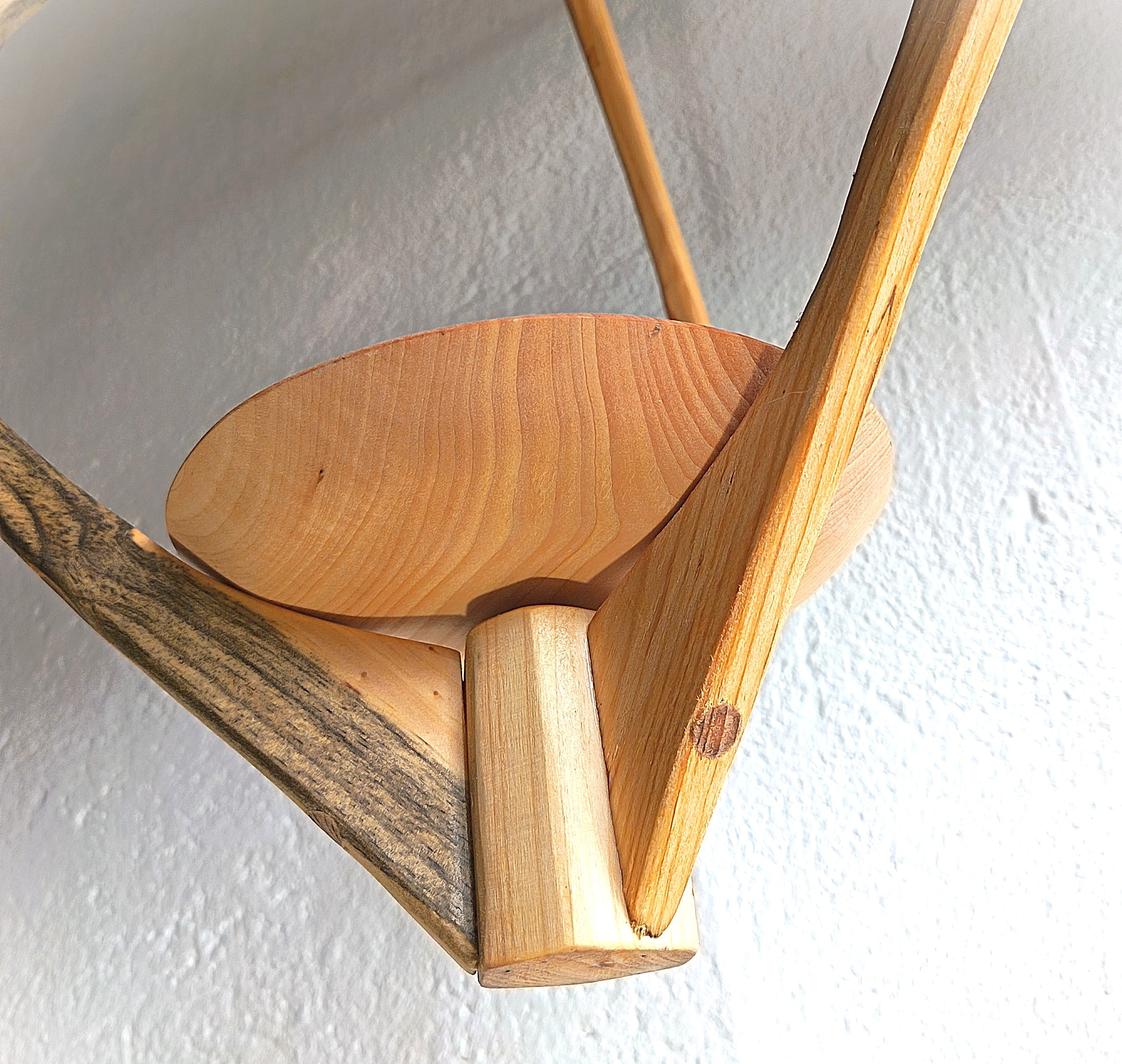 Suspension pour plantes en bois massif S035 - Design aérien - (H60cmxL42cm)