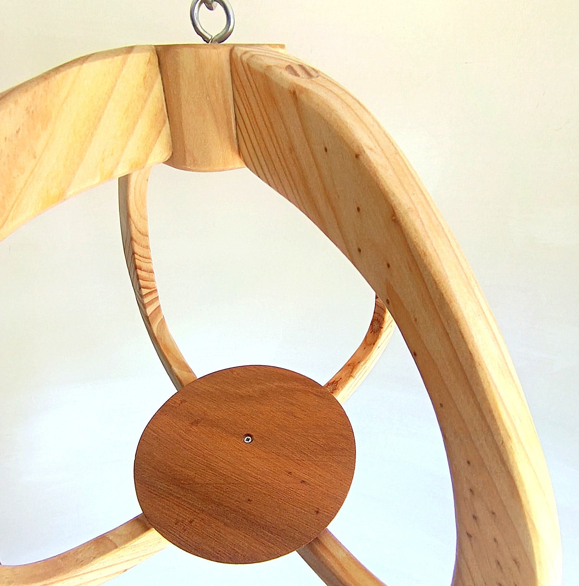 Suspension pour plantes en bois massif S048 - Design aérien - (H30cmxL34cm)